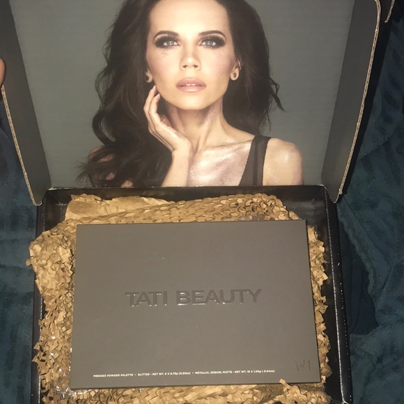 TATI BEAUTY - Picture 1 of 11